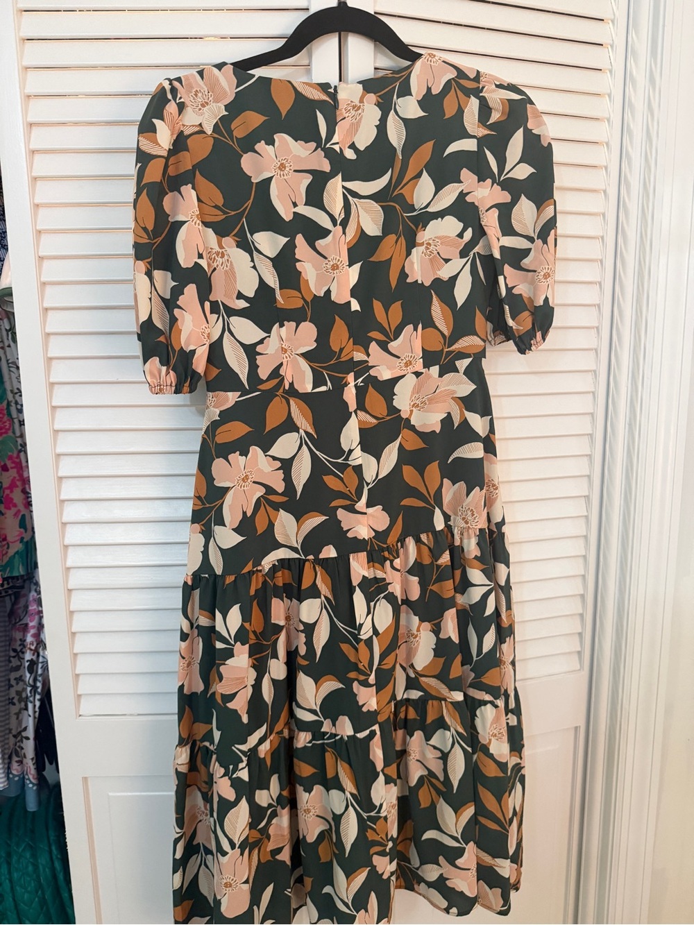 Gal Meets Glam Tegan Forest Green Floral Tiered Dress - Picture 5 of 5
